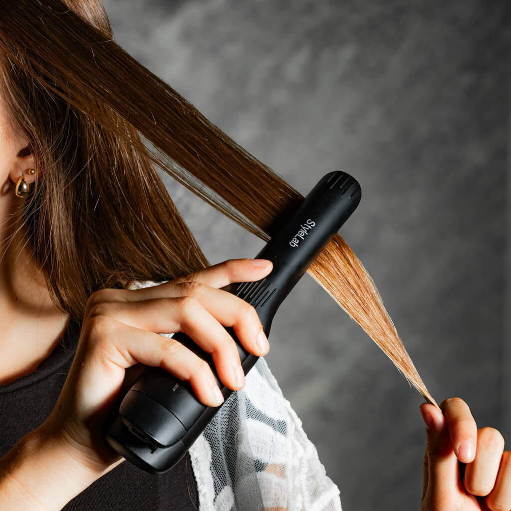 Cordless touch-up hair wand